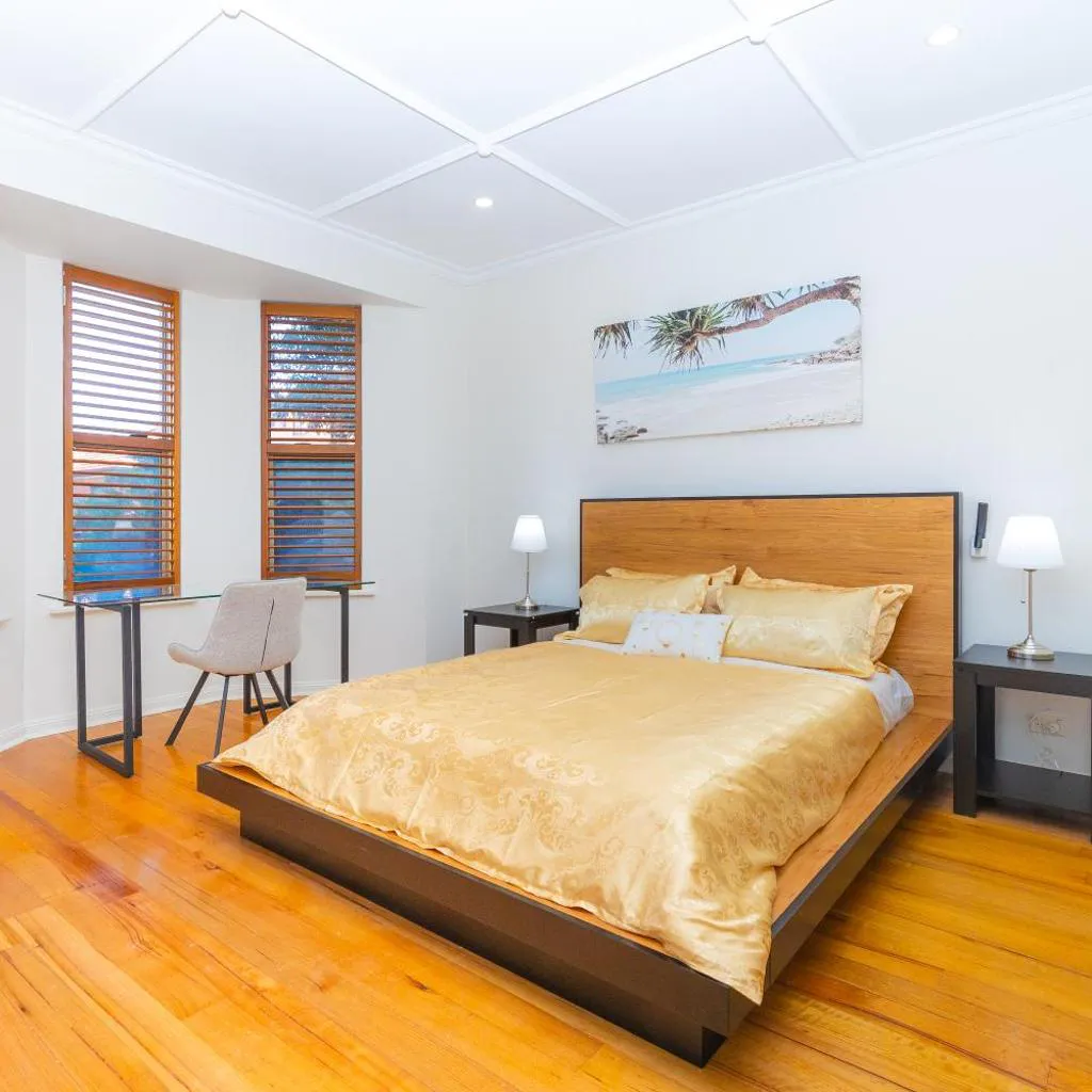Photograph of Glenelg House Modern 5QBed,1cot,3Bth, 4TV,FastWIFI