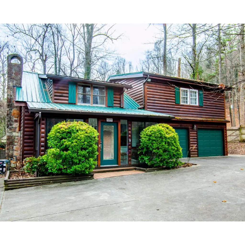 Photograph of City Hideaway - Hot Tub, Fireplace, Grill