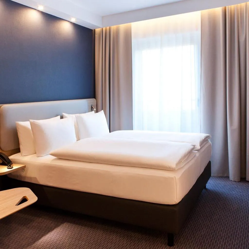Photograph of Holiday Inn Express Munich - Olympiapark by IHG
