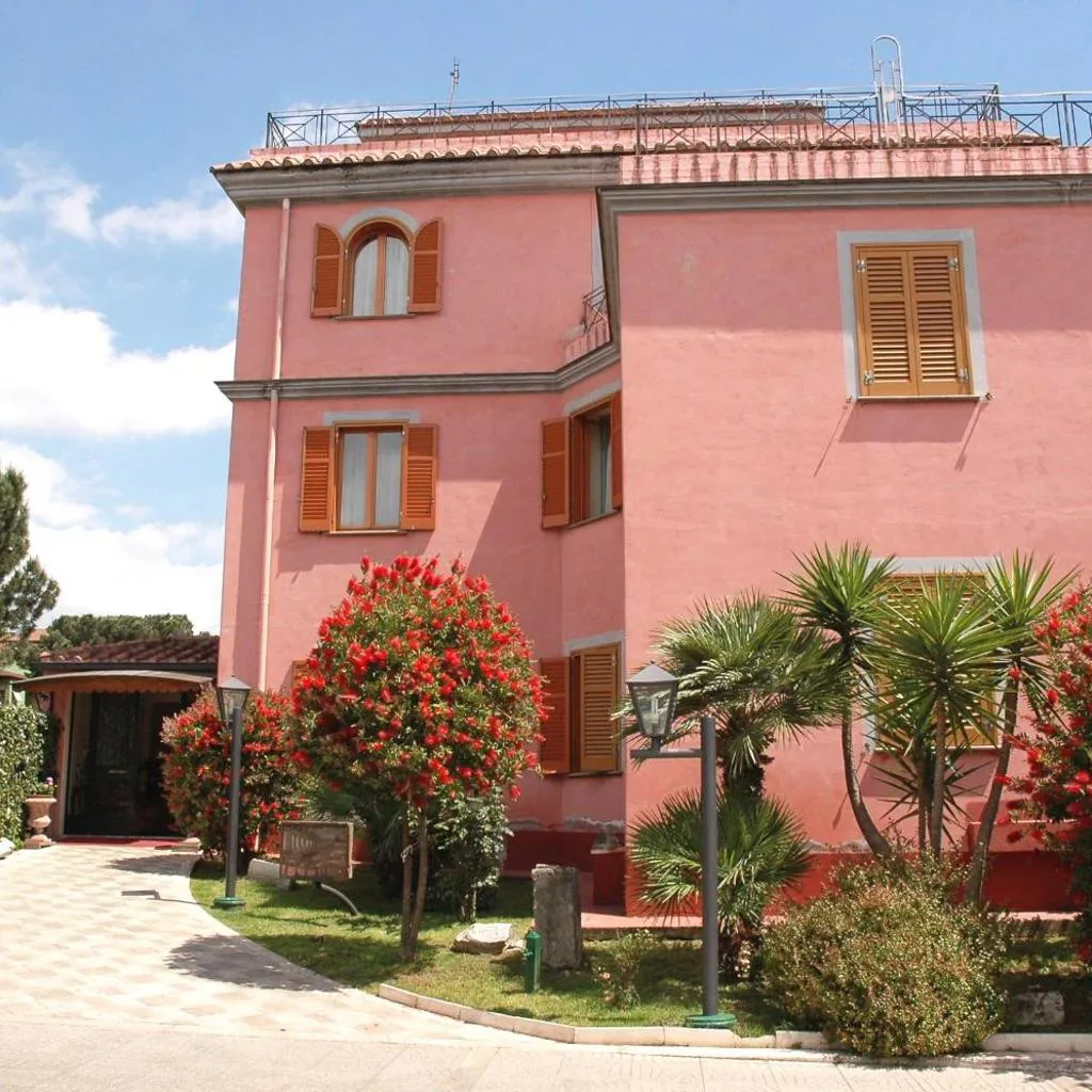Photograph of Hotel Arco Di Travertino