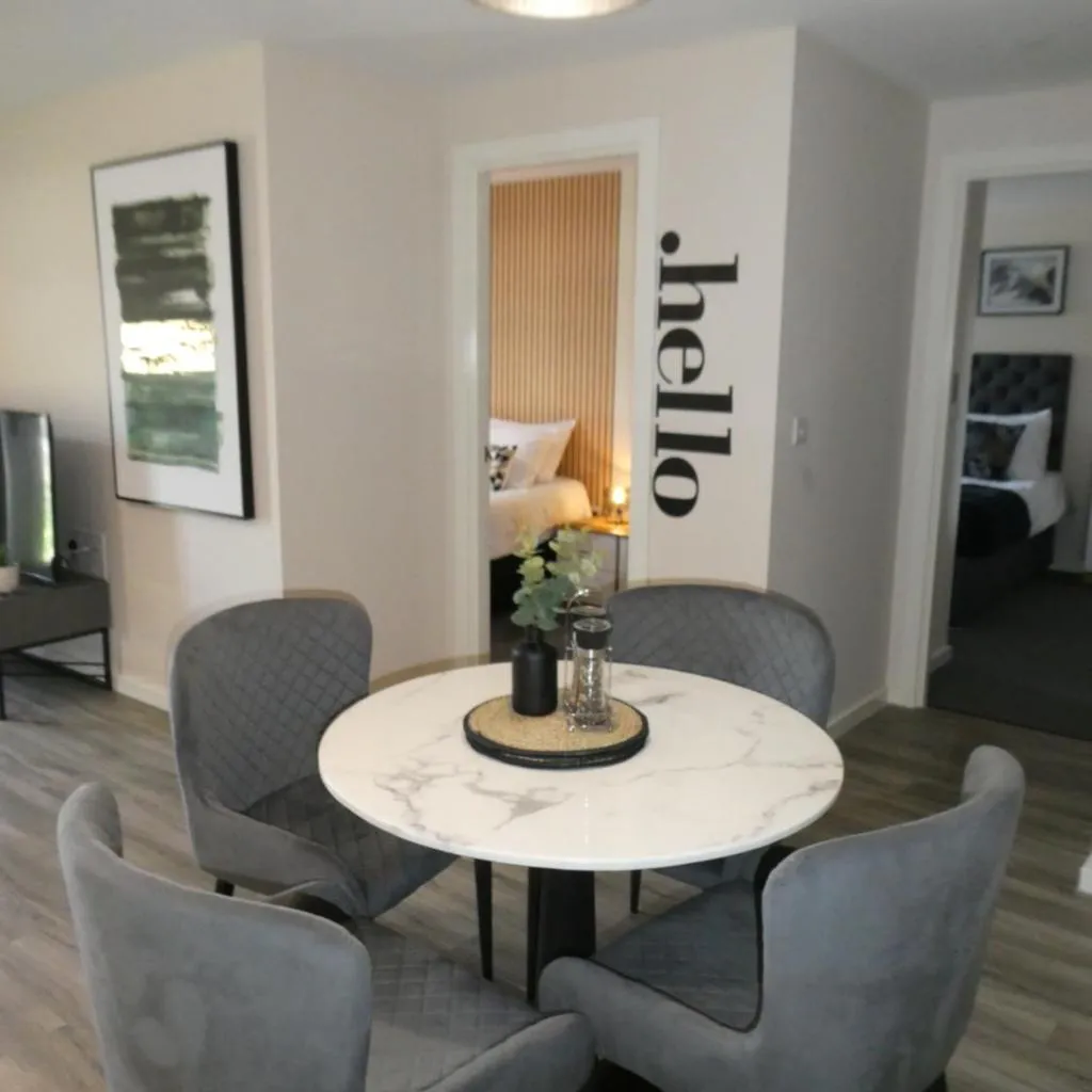 Photograph of 2 Bed 2 Bath Apartment Close to City Ctre Sleeps 5 -Free Parking