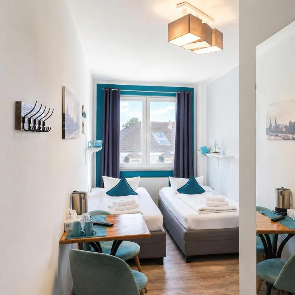 Photograph of Elbhotel Dresden by AURUM