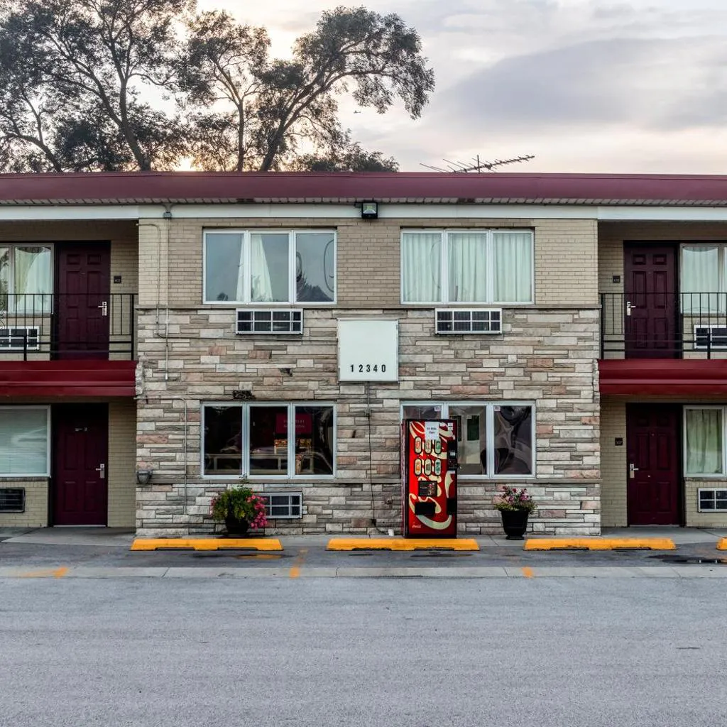 Photograph of Red Roof Inn Chicago - Alsip