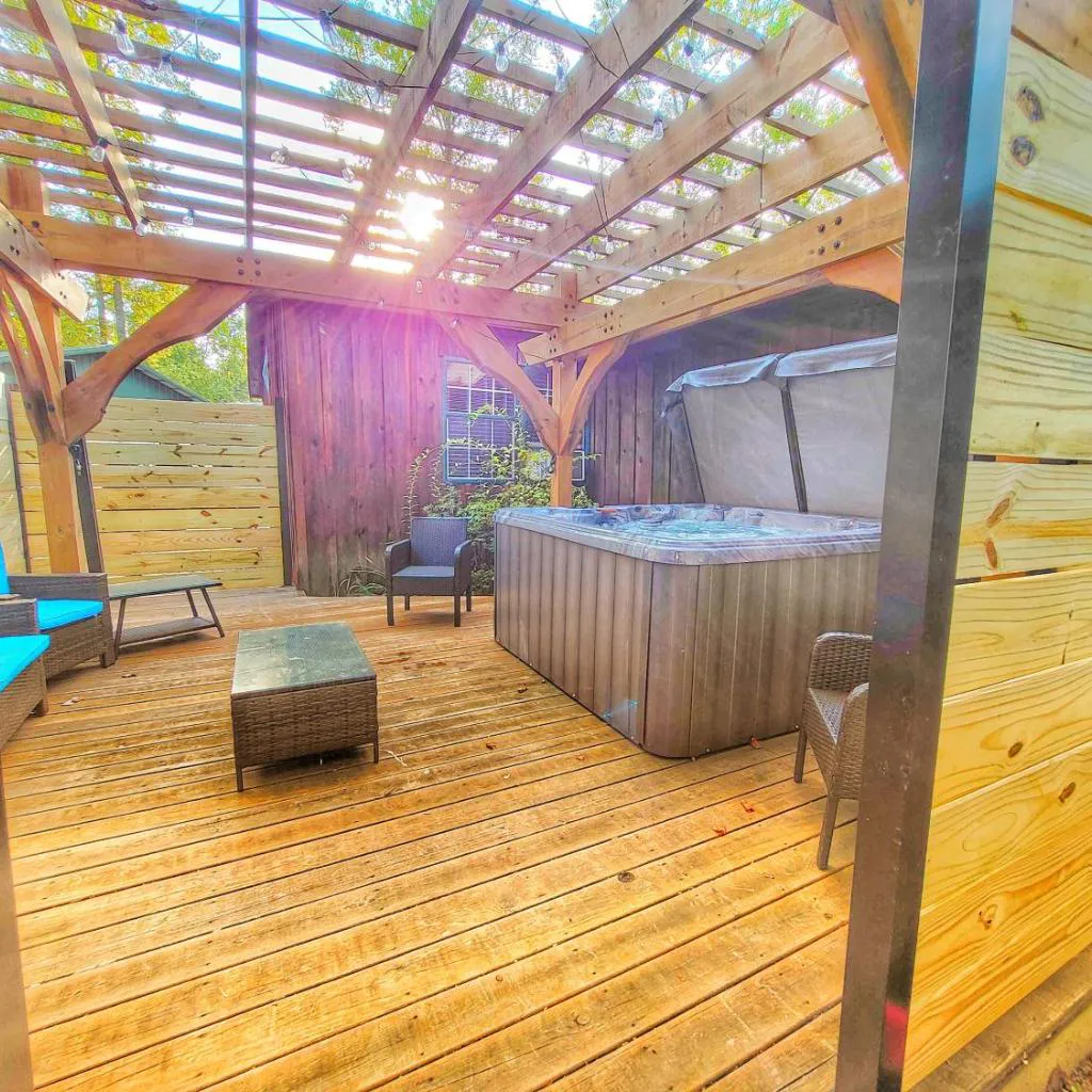 Photograph of 4BR Family Lodge in Gatlinburg with Hot Tub