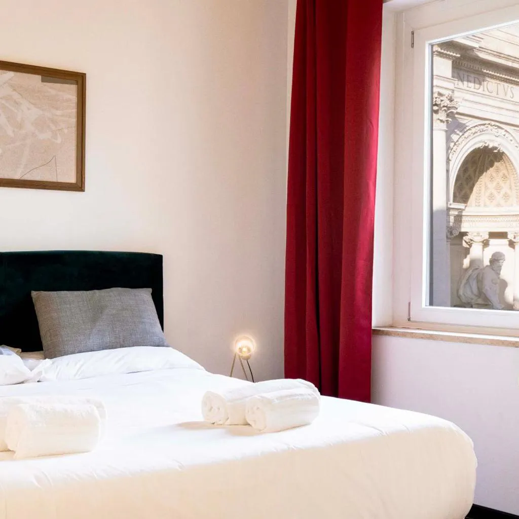 Photograph of Fontana di Trevi sweet apartment