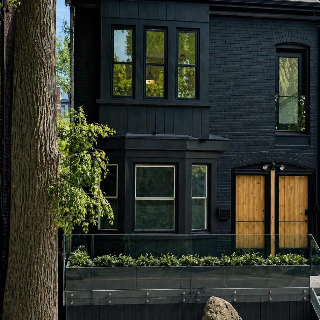 Photograph of Luxury Home 3bed2bath Yorkville Parking Sauna Gym