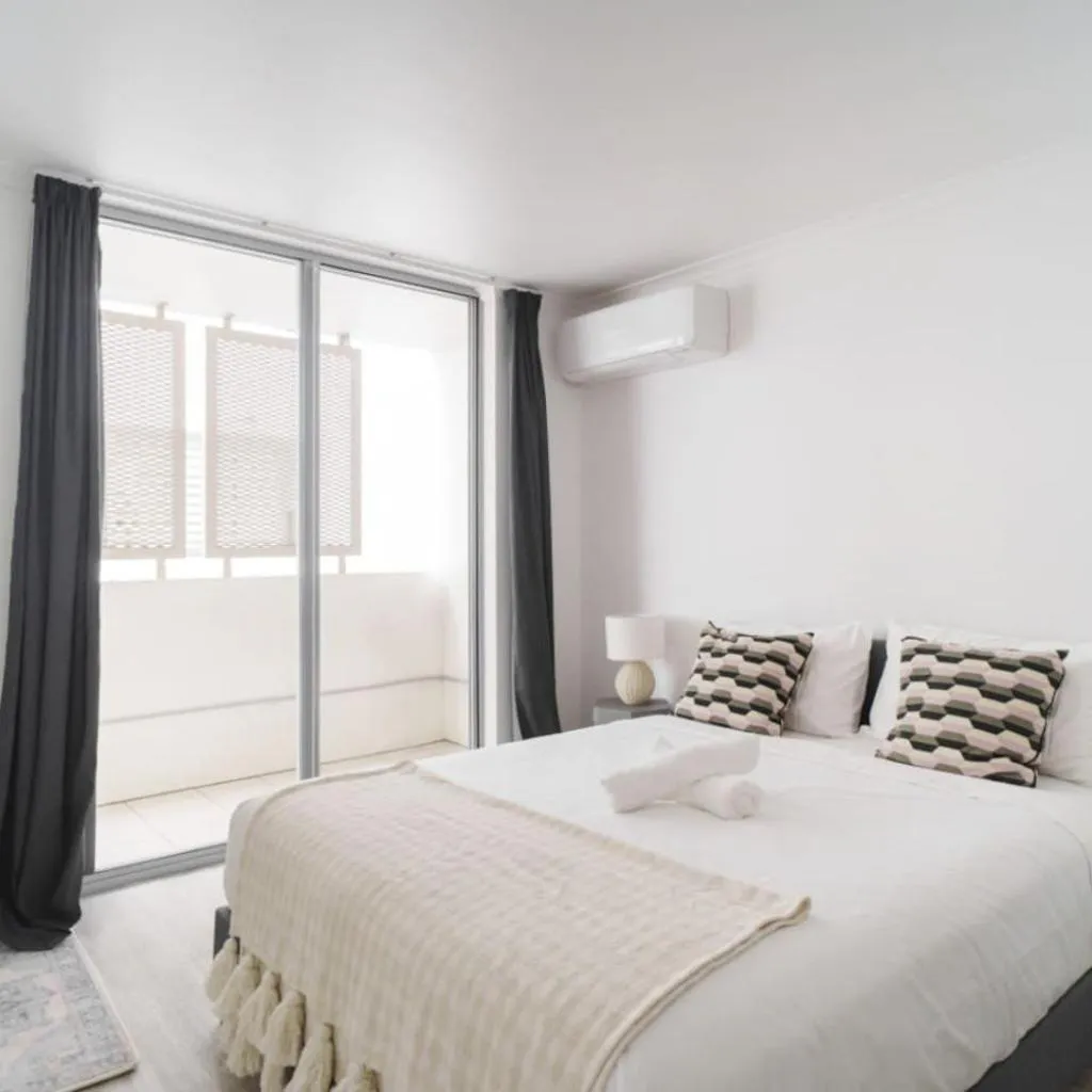 Photograph of Contemporary 2-Bedroom Apartment in Southbank