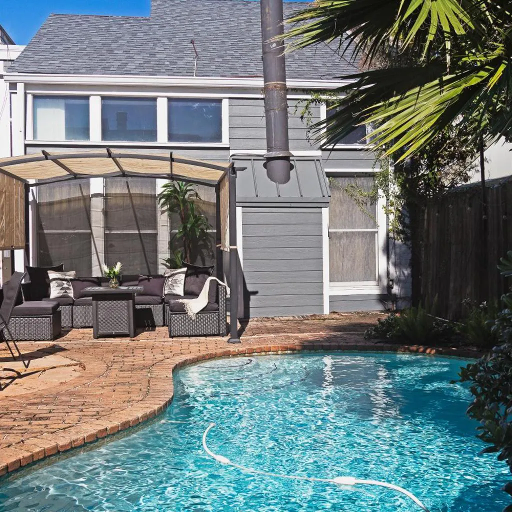 Photograph of 2BR Montrose Aquatic Dream House, Downtown, Medical Center
