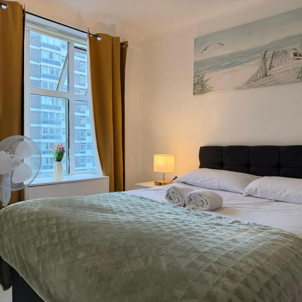 Photograph of 2 bedroom flat near Marble Arch