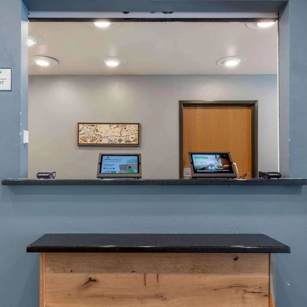Photograph of WoodSpring Suites Austin Northwest