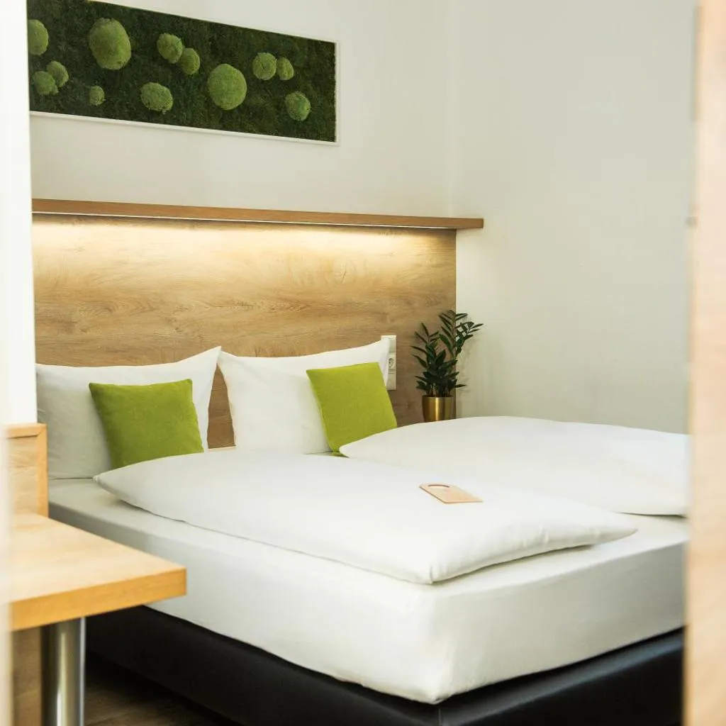 Photograph of Hotel Perlach Allee by Blattl