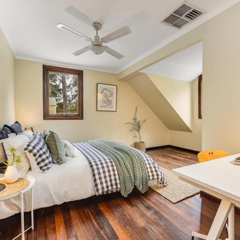 Photograph of Adelaide Hill Luxury Amenities and Stunning Vistas