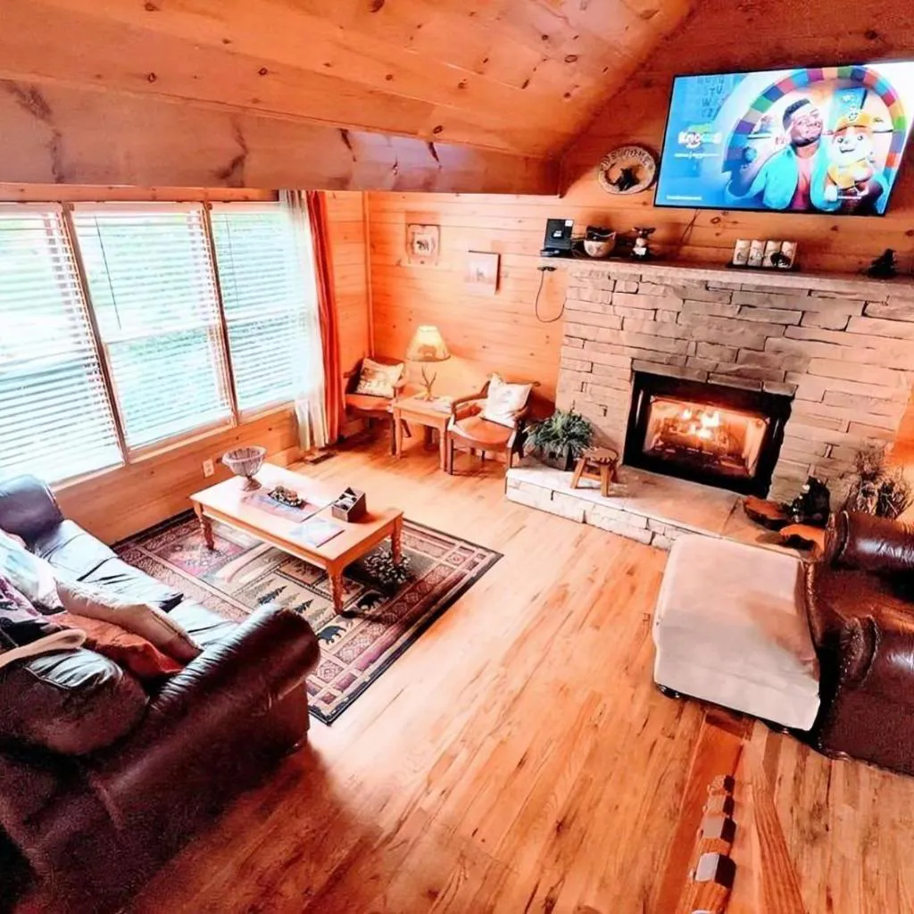 Photograph of Prime Mountain Cabin - Near Galinburg Downtown