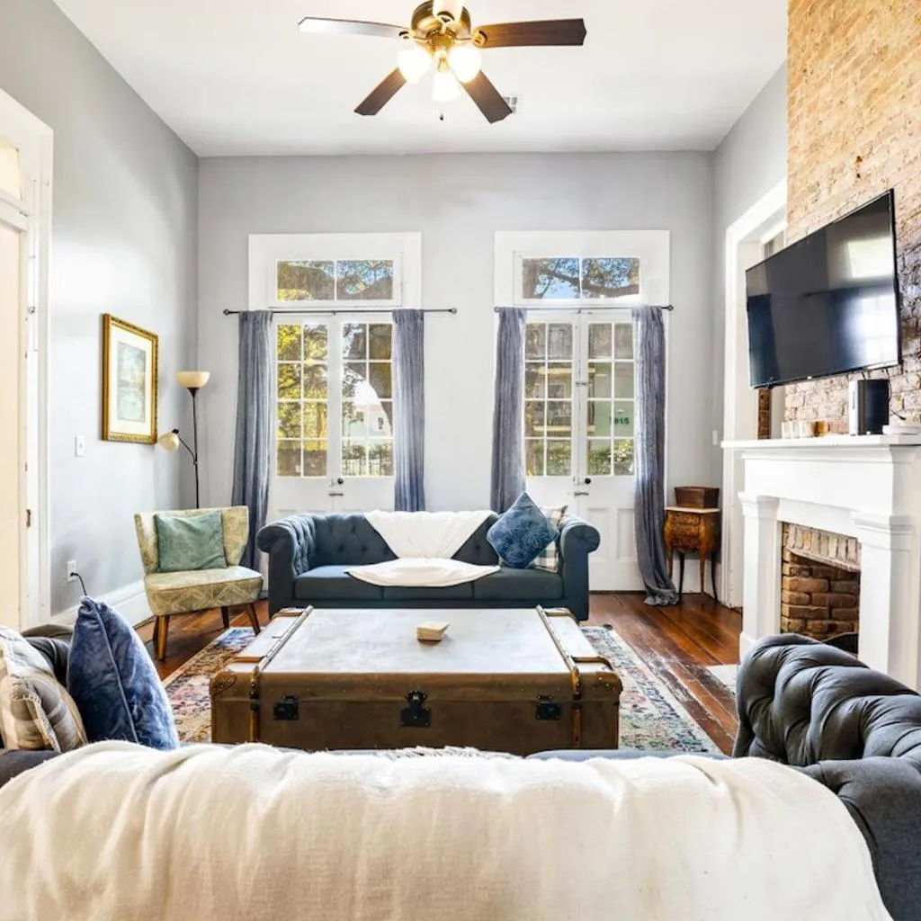 Photograph of Governors Mansion 5 bedroom-3 bath