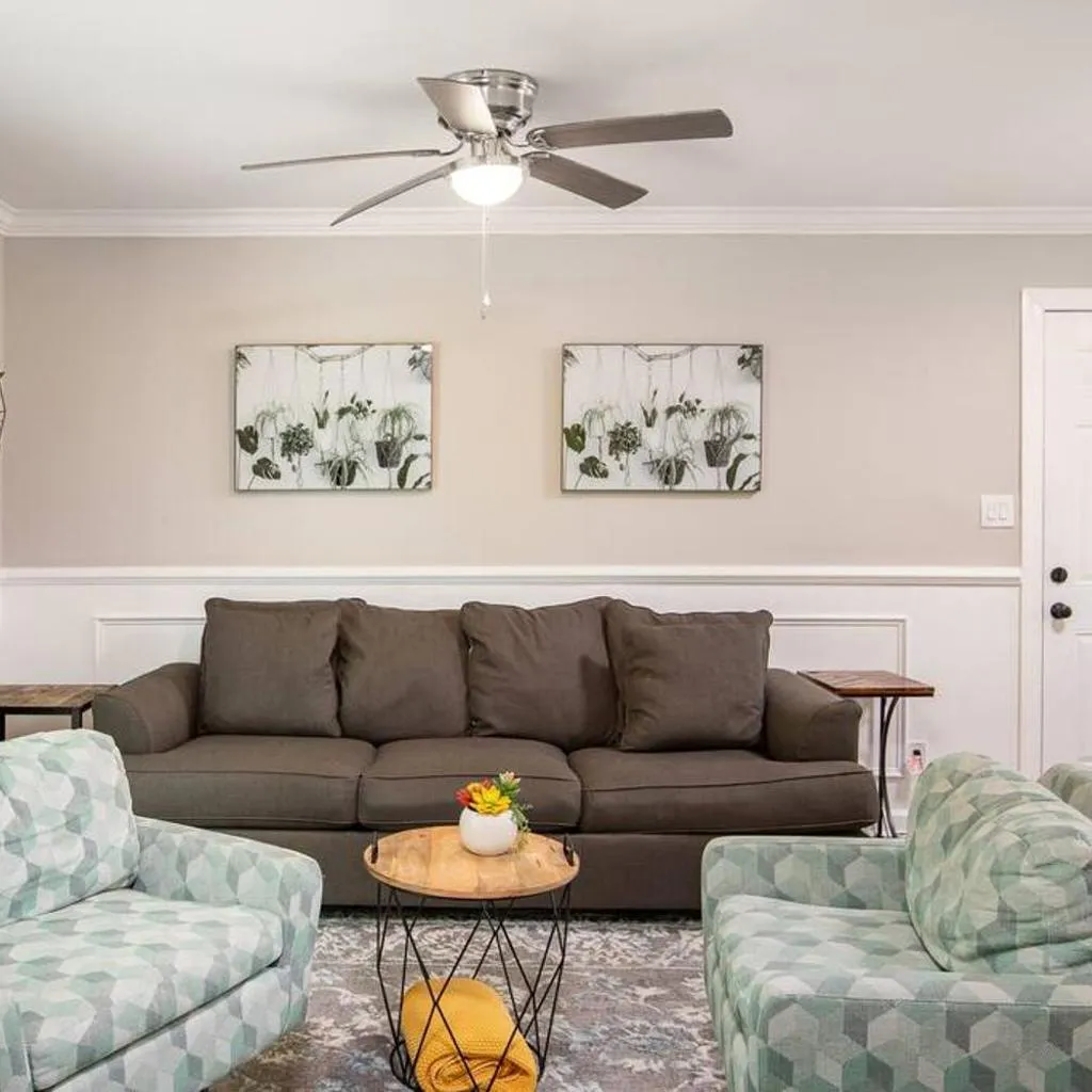 Photograph of 2BD - 5Min to Airport - 9B