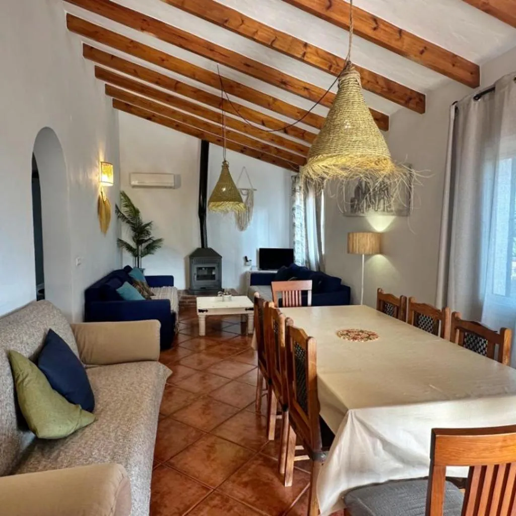 Photograph of Villa Bárbara Piscina Vallada con Barbacoa by AndaraHolidays