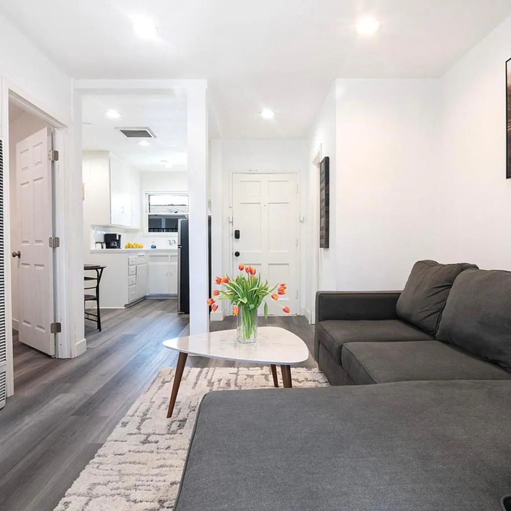 Photograph of Comfortable 2Bedroom apartment close to Beverly Hills