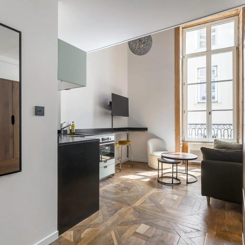 Photograph of Smartstay Centre Lyon - Place Bellecour