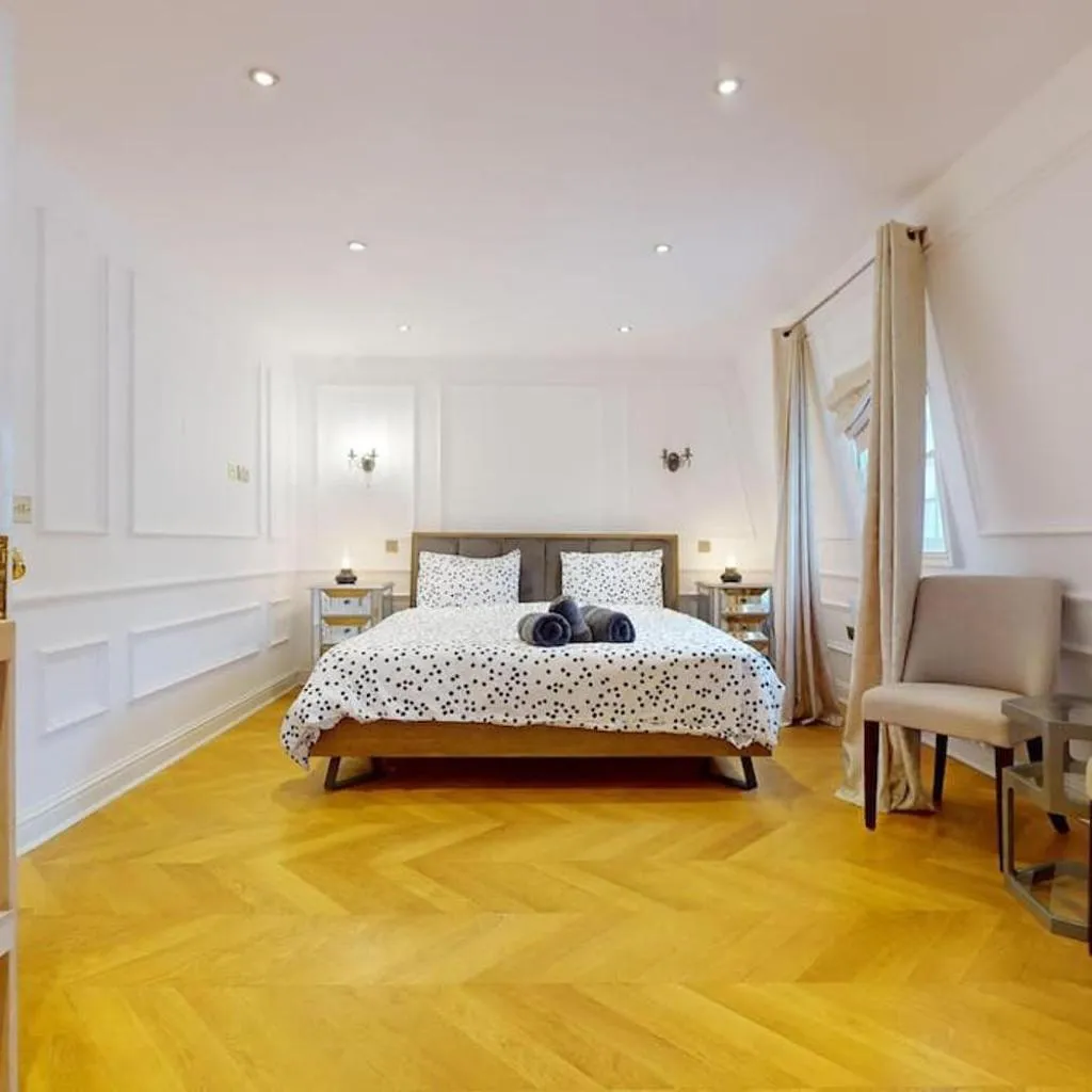 Photograph of -Air Con- Premium House - Prime location