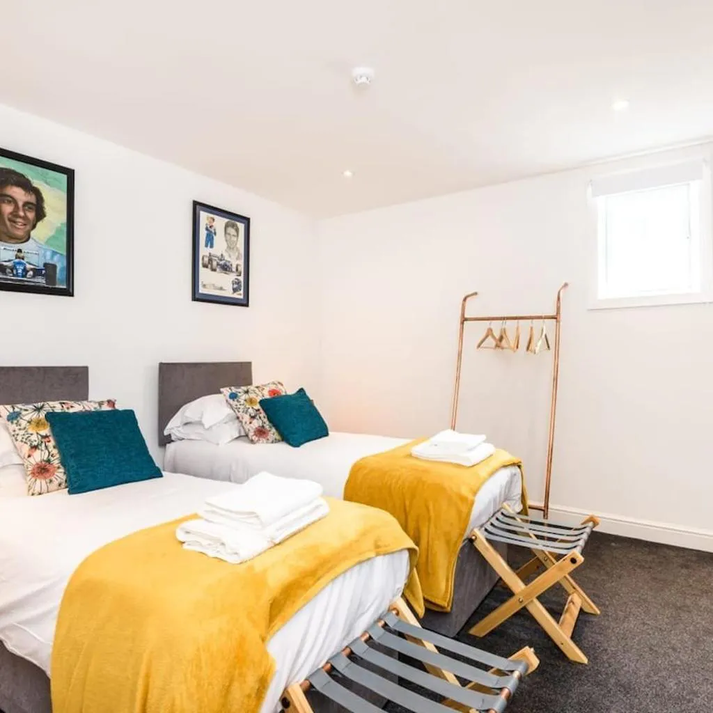 Photograph of Liverpool Waterfront Stay, excellent location , parking available