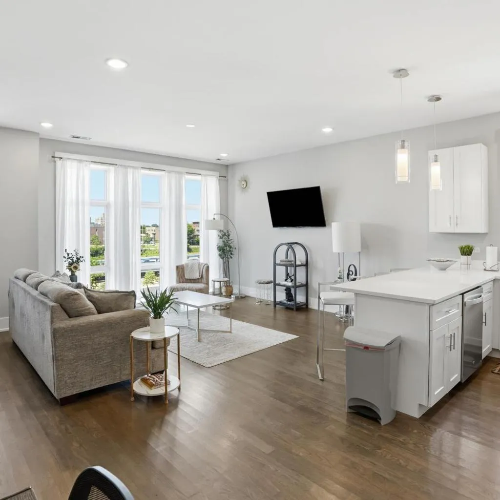 Photograph of Elegant Oasis 2 bed 2 bath Near Downtown and United Center