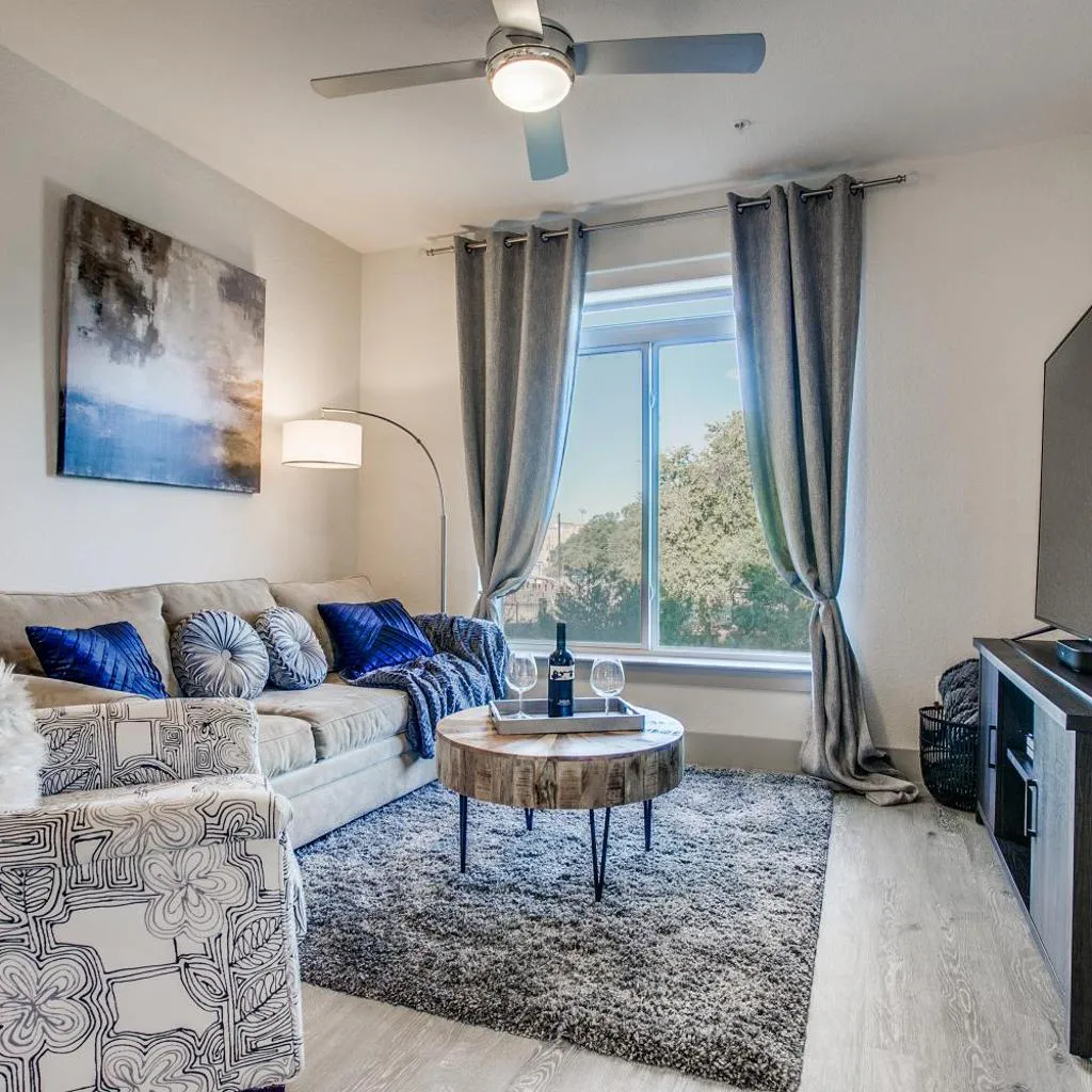 Photograph of Luxury Condo facing RiverWalk Free Parking Pet Friendly Centrally Located