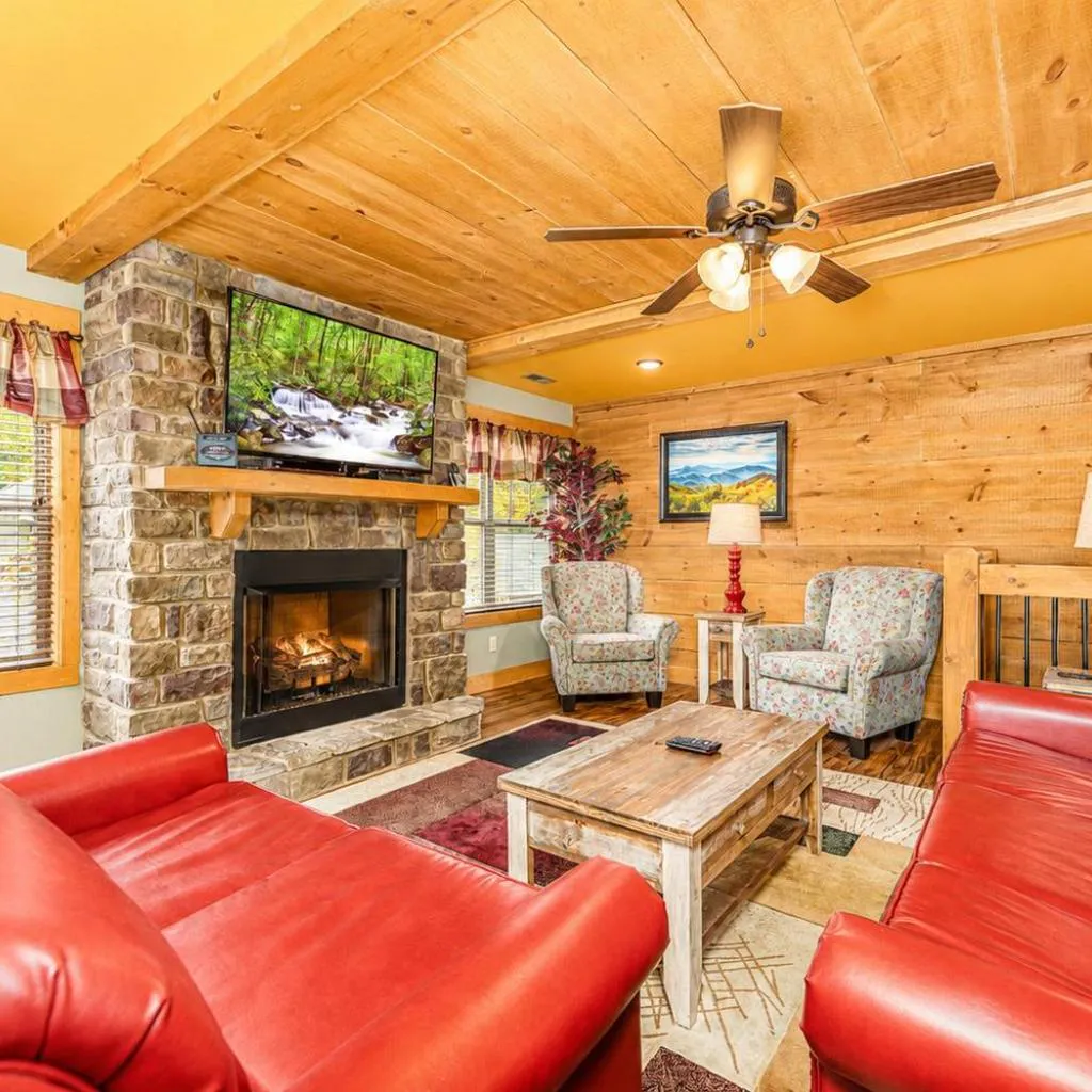 Photograph of Moonshine Manor –Elegant 3-Bed Modern Chalet with Jacuzzi Suite and Game Room