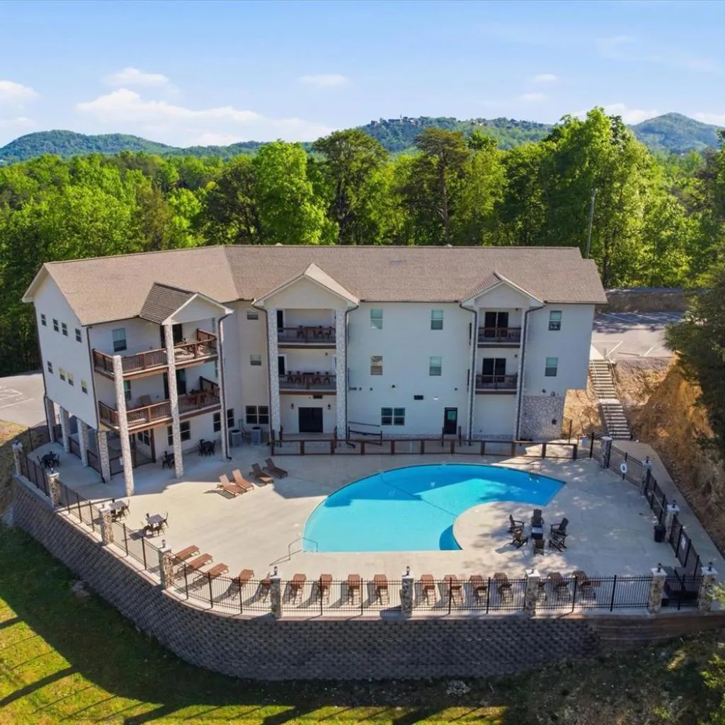 Photograph of Serenity Ridge Clubhouse - 6 UnitsBig GroupsPool