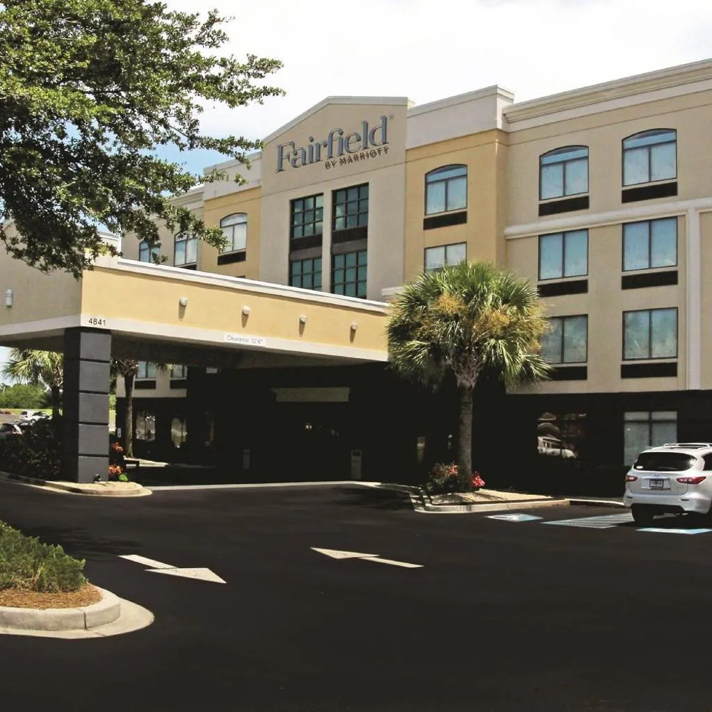 Photograph of Fairfield Inn & Suites by Marriott Charleston Airport/Convention Center