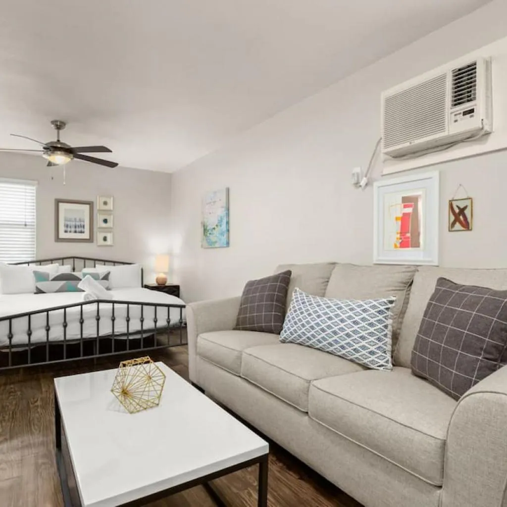 Photograph of Walk To Zilker King Bed Pool Free Parking