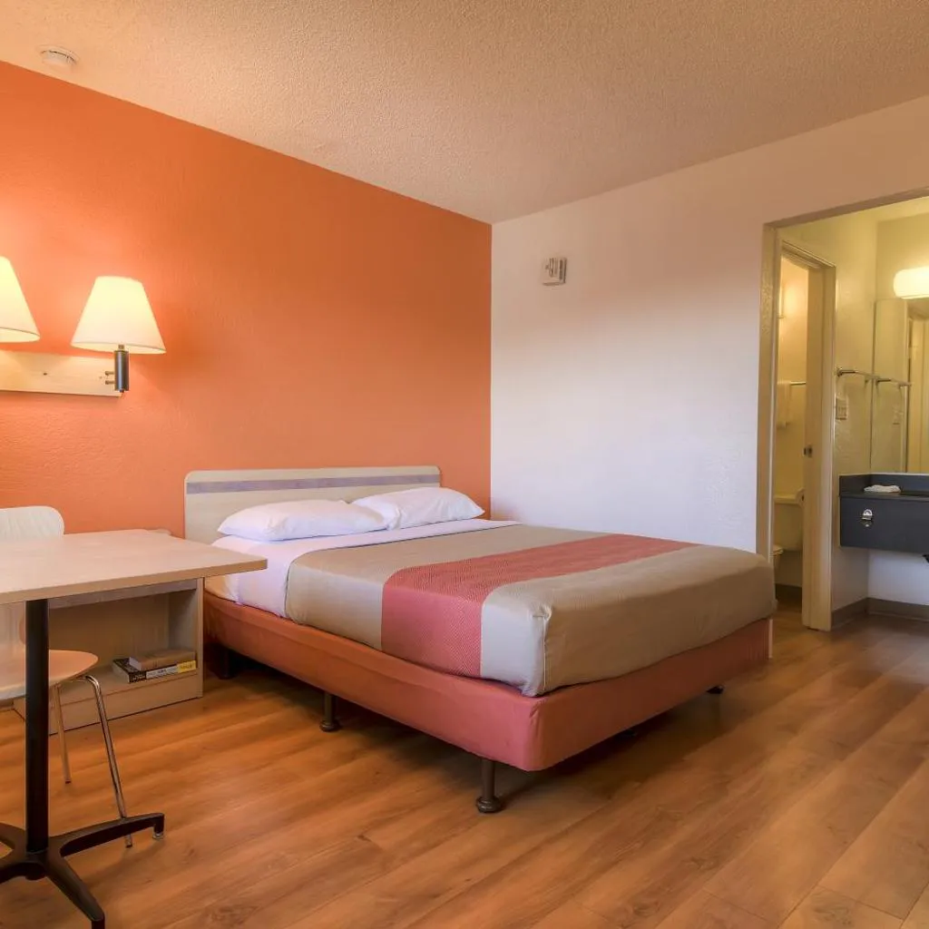 Photograph of Motel 6 Las Vegas, NV - Boulder Highway