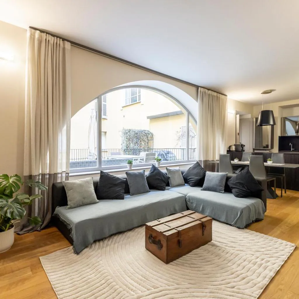 Photograph of Piazza Castello 200 sqm - Terrace - Jacuzzi