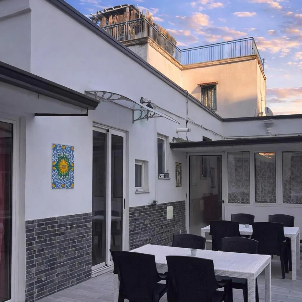 Photograph of Ampio appartamento con terrazza nel Centro Storico di Napoli - Domus Carbonari