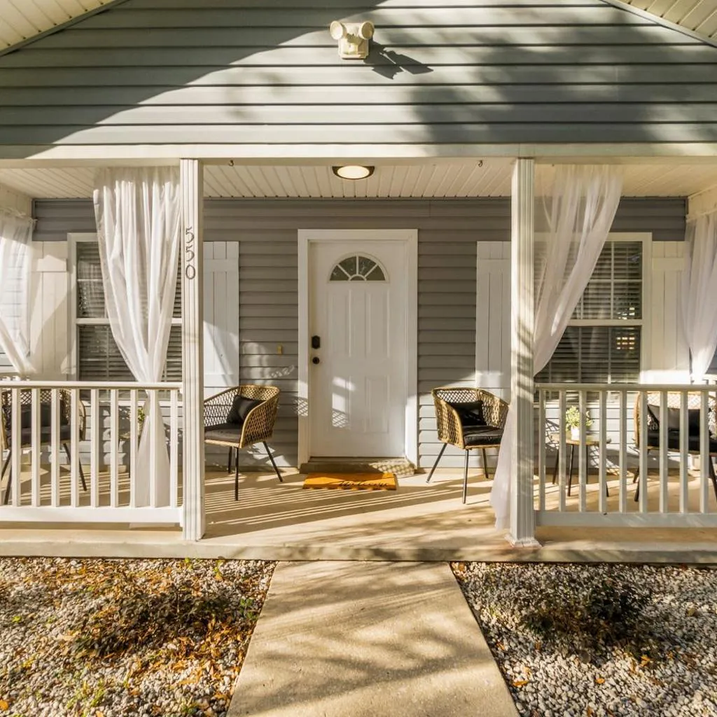 Photograph of Boho Bungalow - Chic Pet Friendly Mins to Town