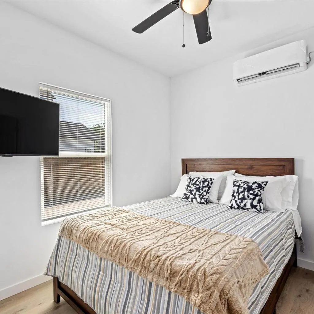Photograph of Apt by East Downtown - WiFi TV - Games - Pets -V2