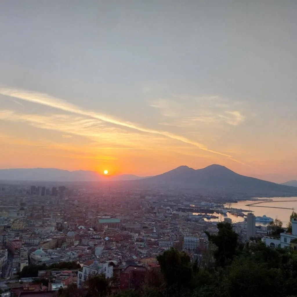 Photograph of L'Atelier Vedi Napoli ai tuoi piedi