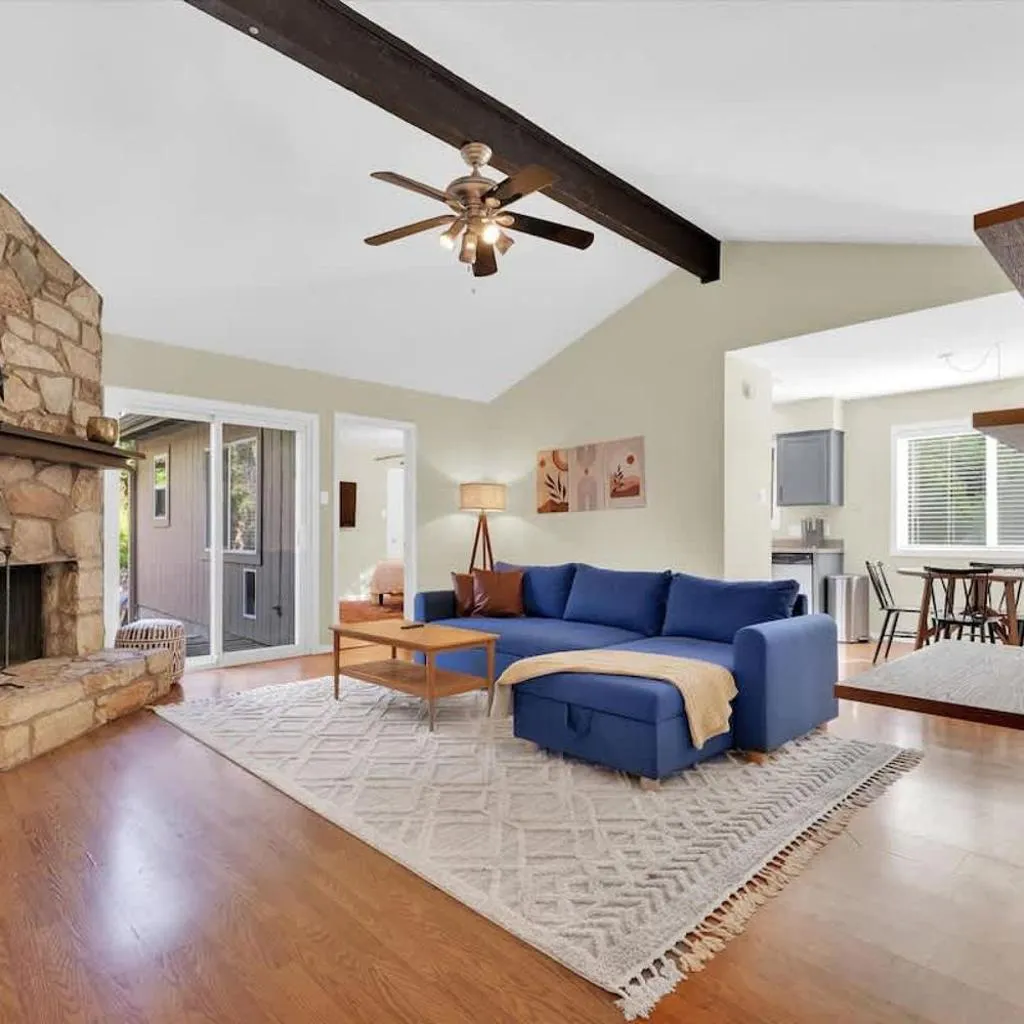Photograph of 5 Bedroom 4 Bath Zilker Villa Big Yard in Zilker Barton Hills
