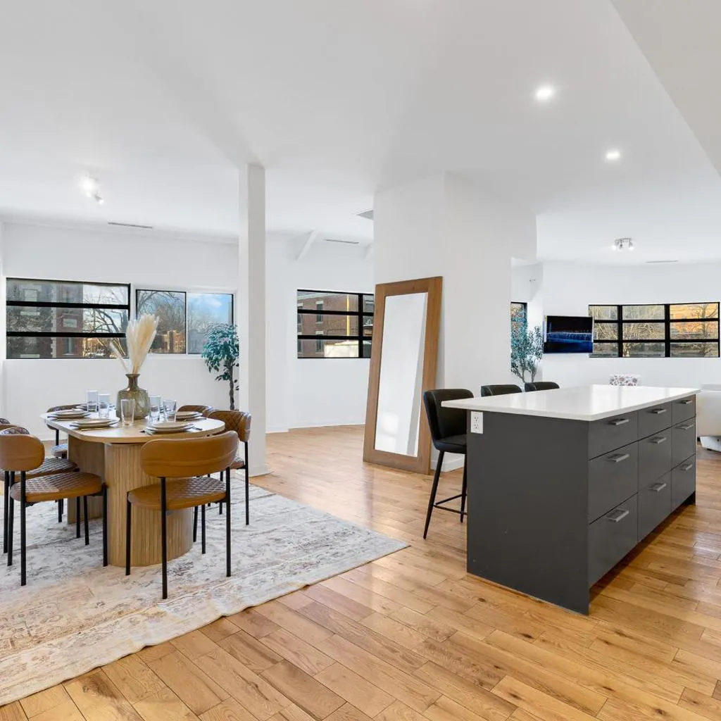 Photograph of Modern & Spacious 2 bedrooms in Montreal