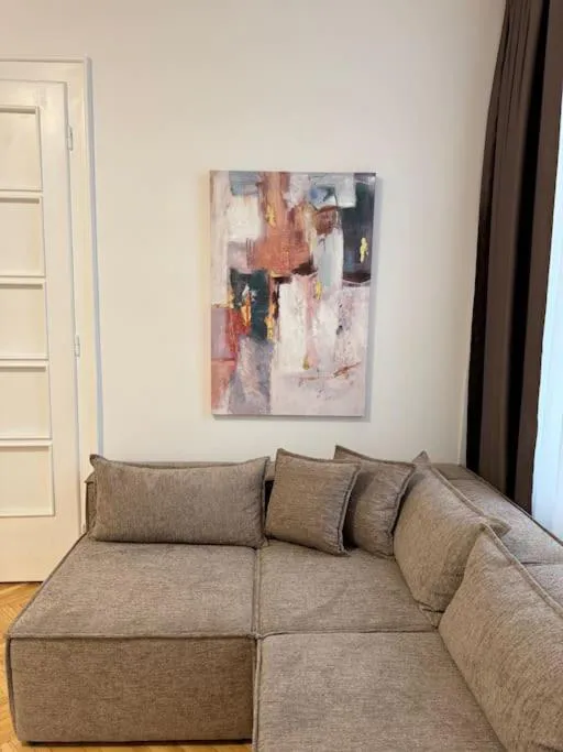Photograph of Modernes Apartment in Karlsplatz Nähe 15