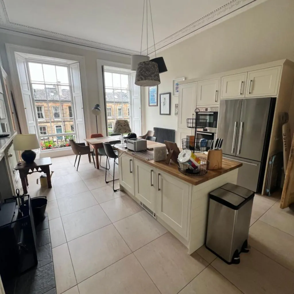 Photograph of Georgian 4 Bedroom 3 Bathroom New Town Apartment