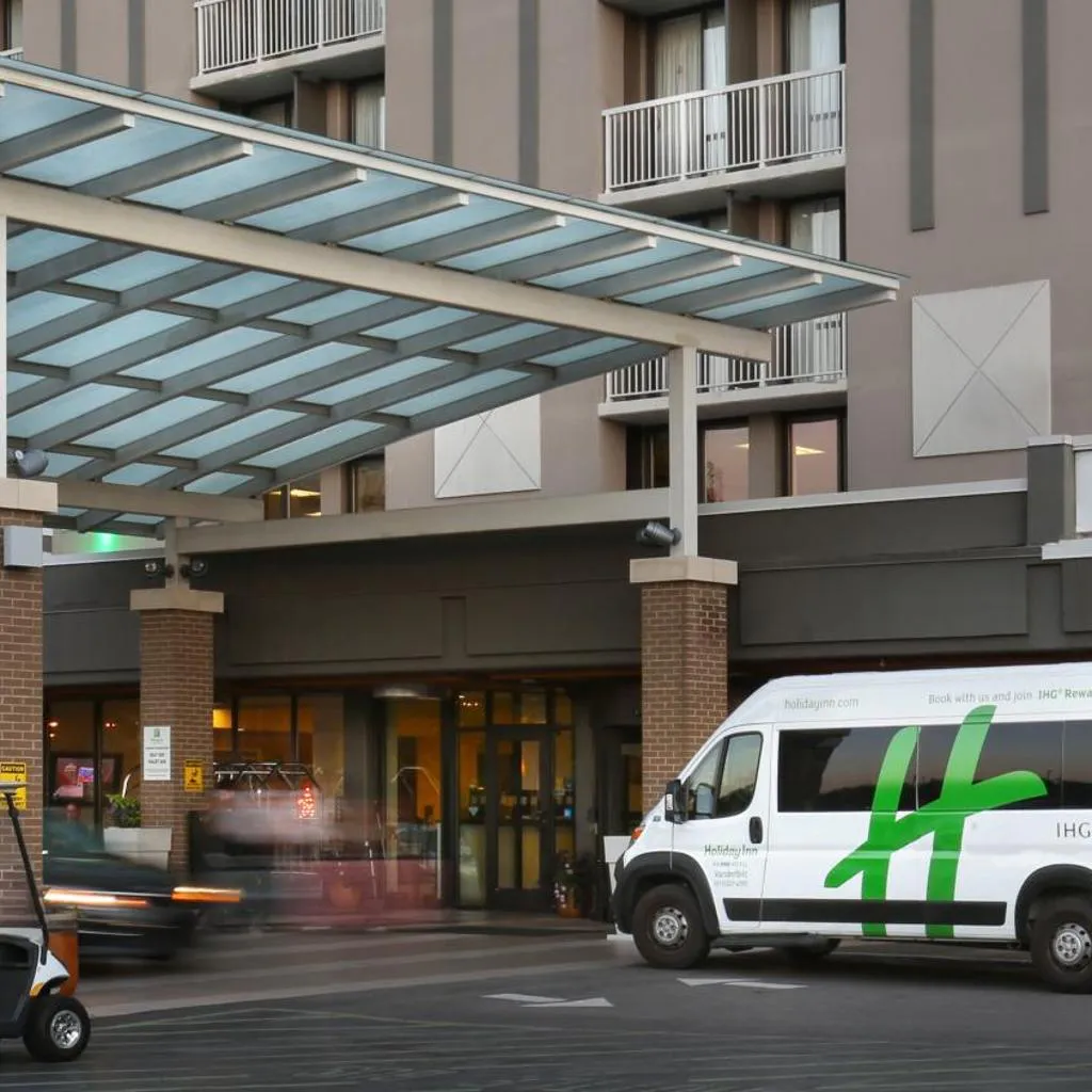 Photograph of Holiday Inn Nashville - Vanderbilt - Dwtn by IHG