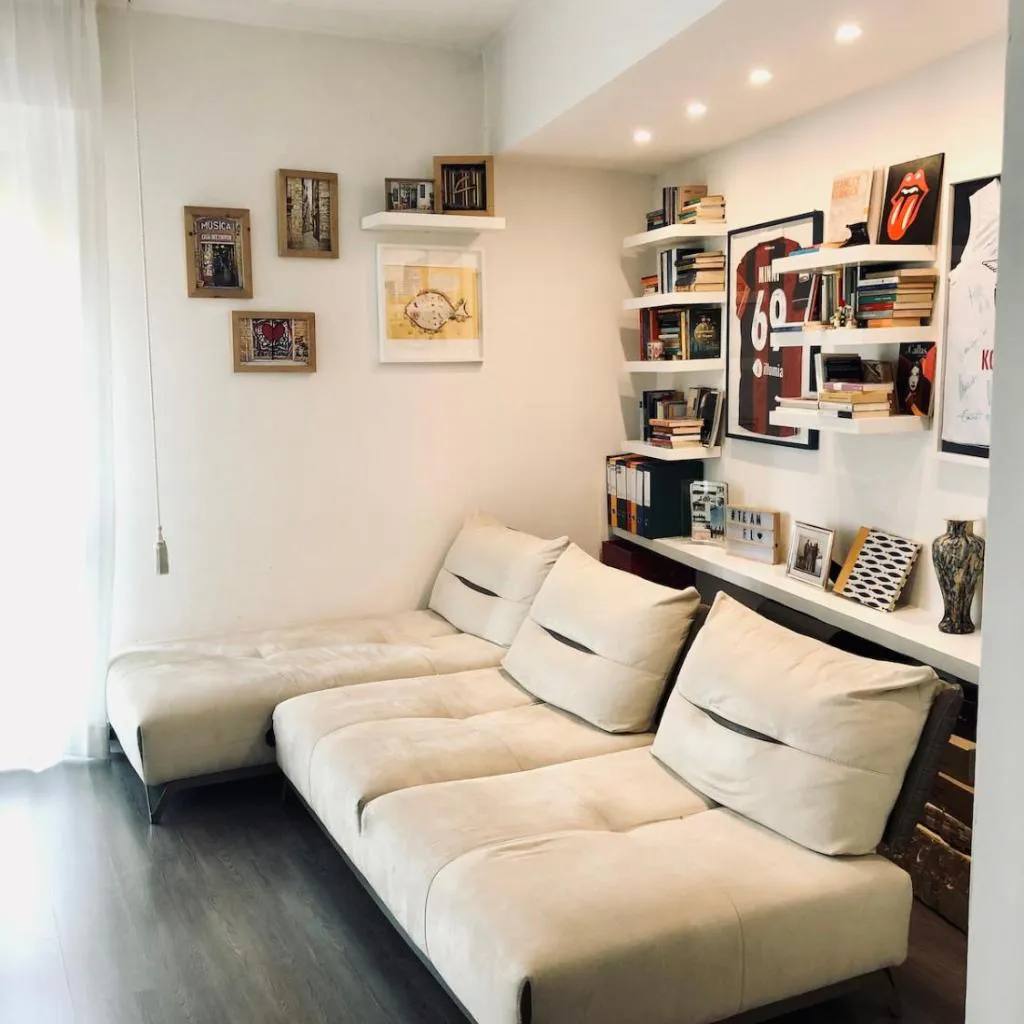 Photograph of Valentino home