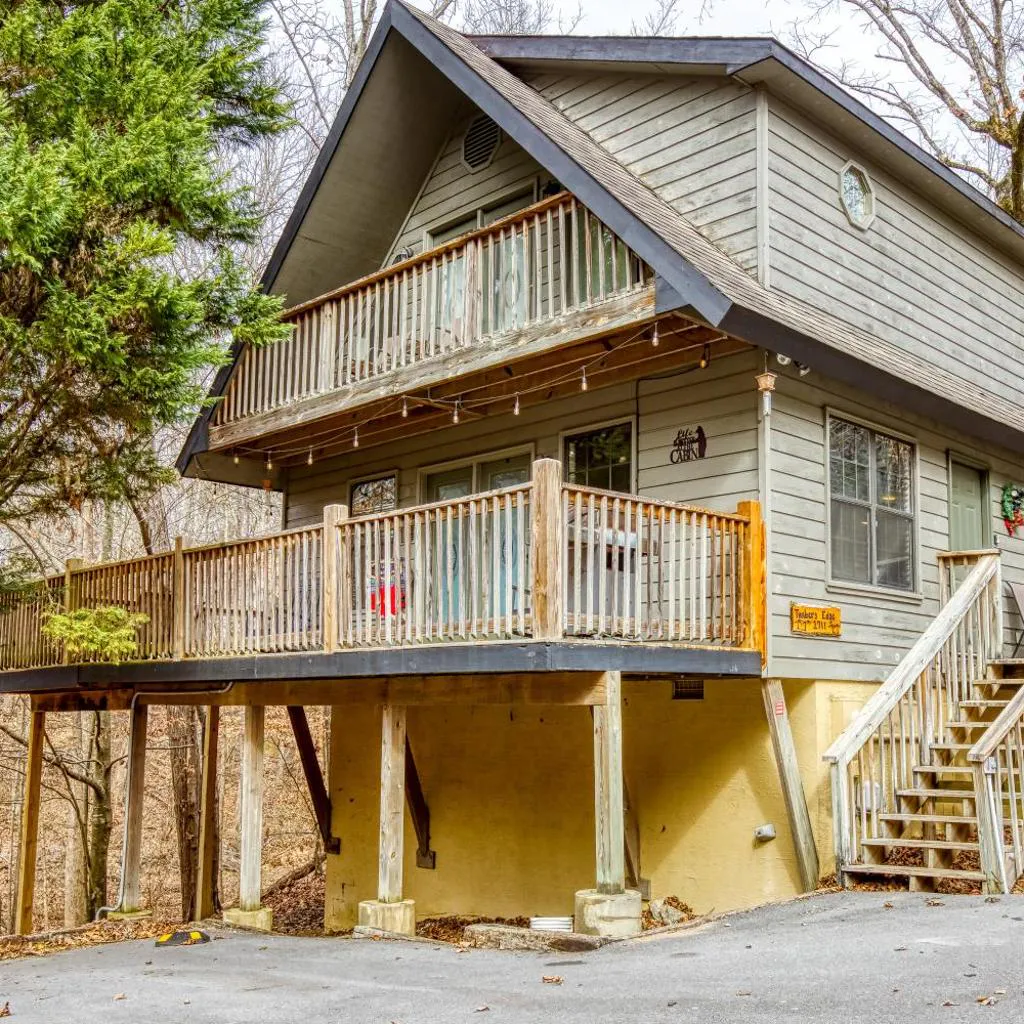Photograph of Timbers Edge Family-Friendly 4BR Cabin Near the Parkway