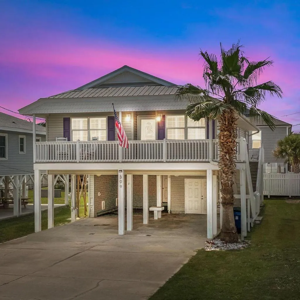 Photograph of Grove Cove | Beach 2 Min | Dog-Friendly | Hot Tub