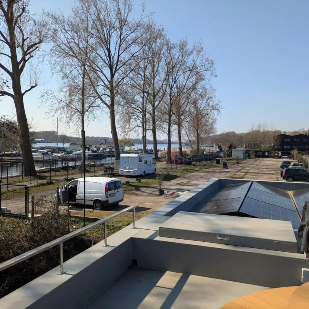 Photograph of Surla houseboat Levante Amsterdam South 6 pax