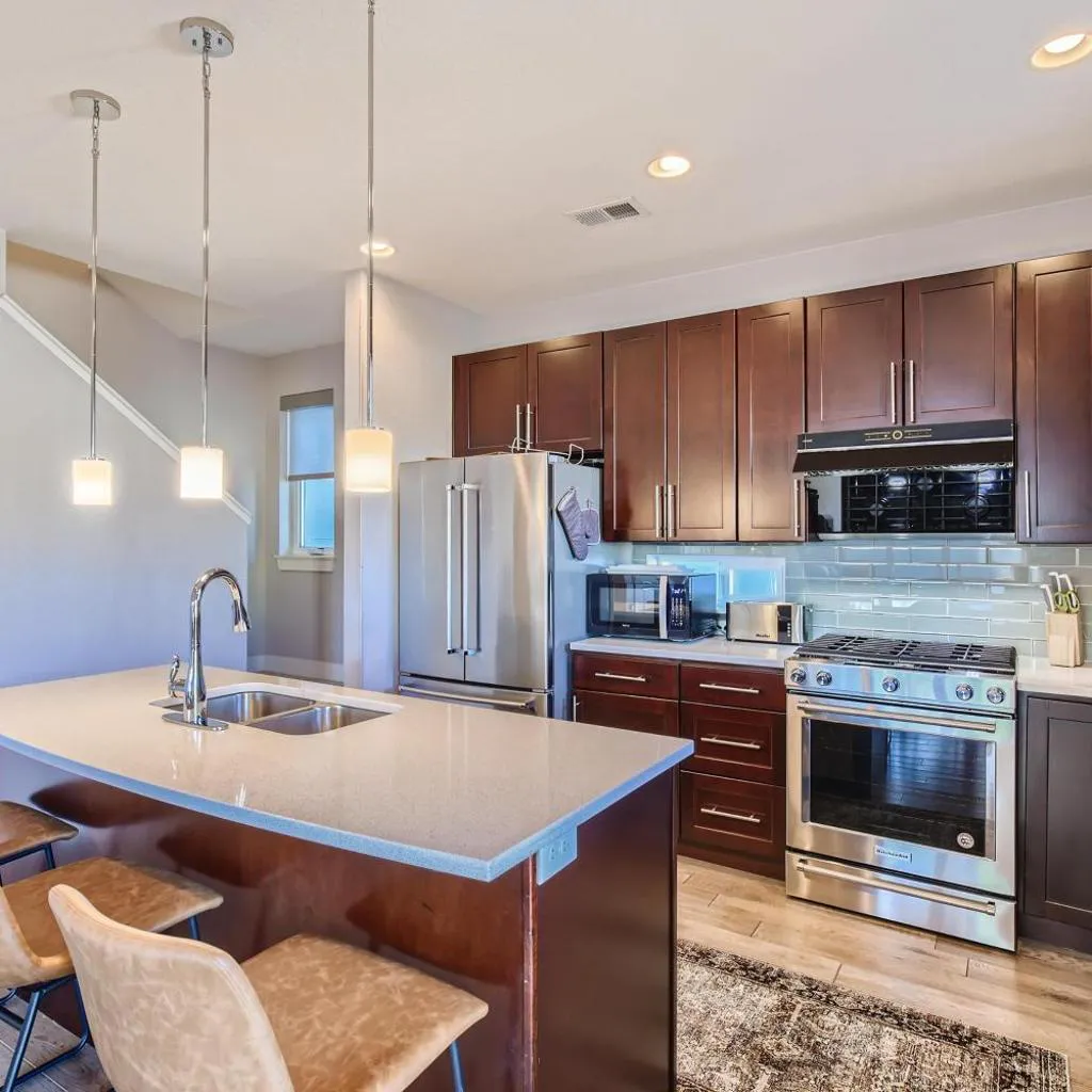 Photograph of 2332 N Clay Street Unit #3