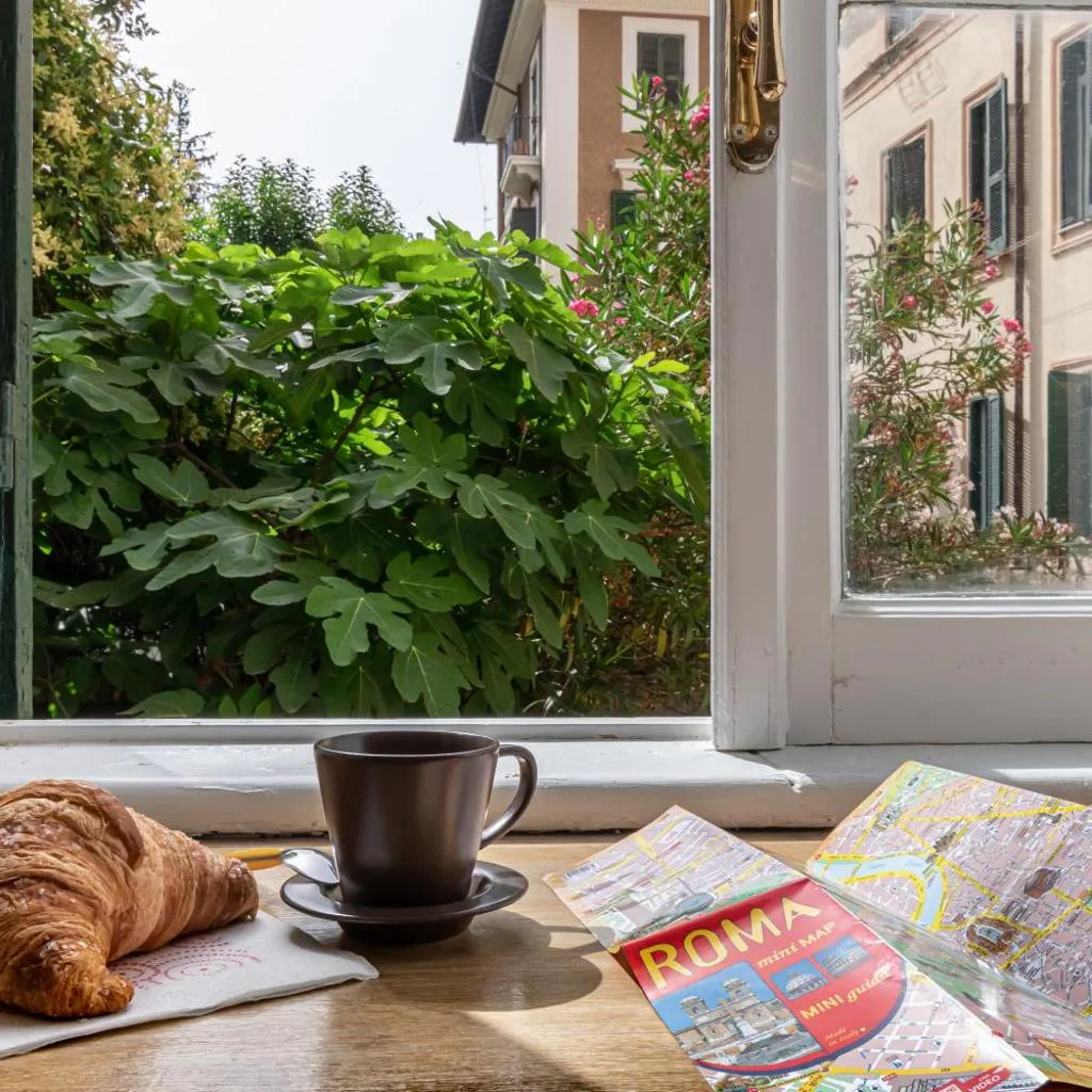 Photograph of Green Window Roma