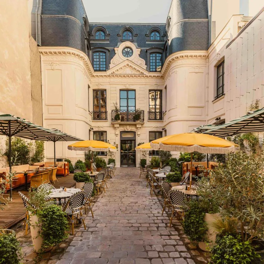 Photograph of Le Jardin de Verre by Locke