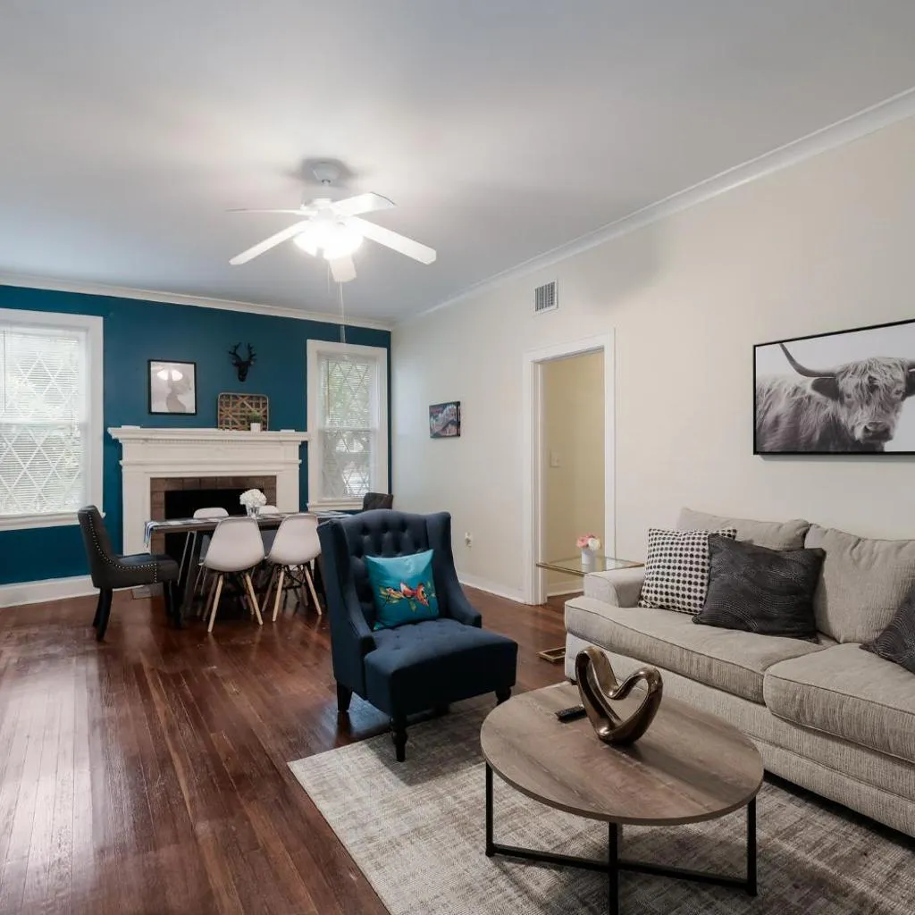 Photograph of 438M- 3 BR Apt with Free Parking on Premises and Coffee
