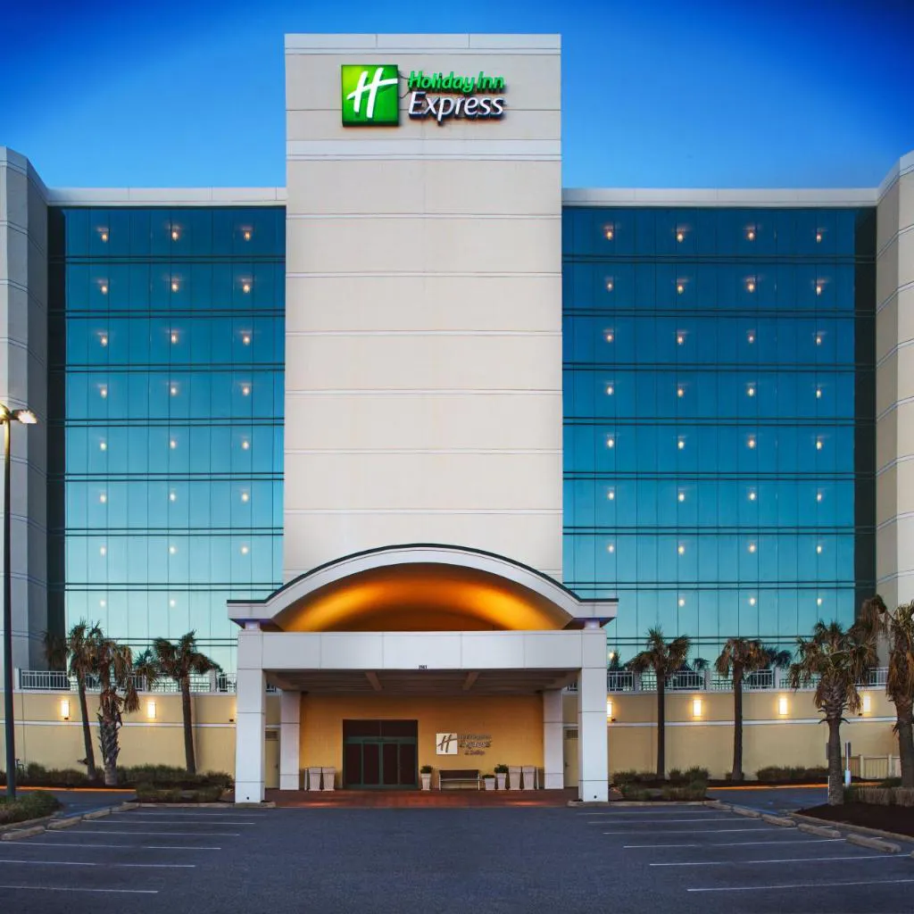 Photograph of Holiday Inn Express & Suites VA Beach Oceanfront by IHG